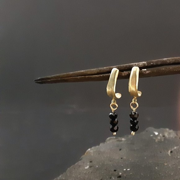 Gold earrings. 14k Yellow gold earrings with Black Spinel. Handmade earrings.